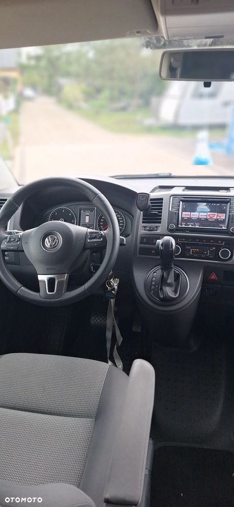 Volkswagen Caravelle - 19