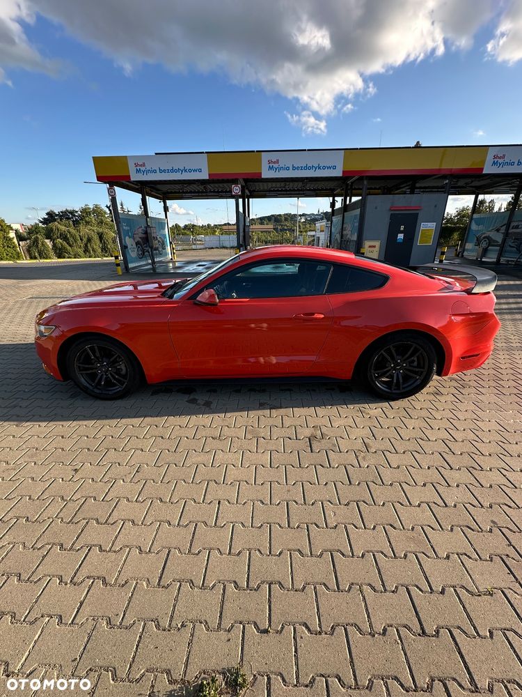 Ford Mustang - 3