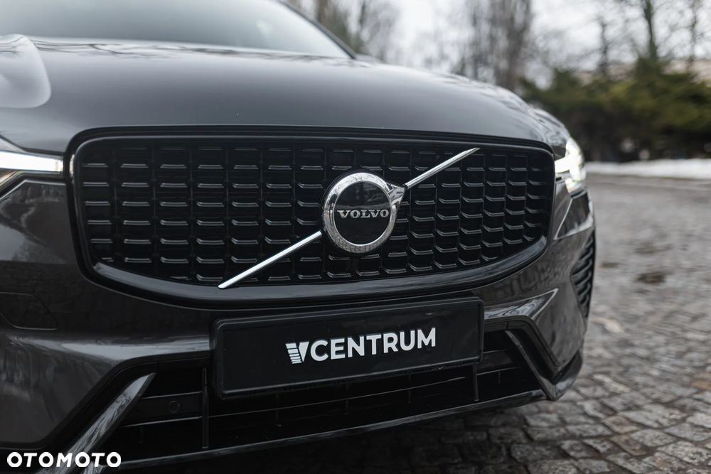 Volvo XC 60 B4 D AWD Plus Dark - 5