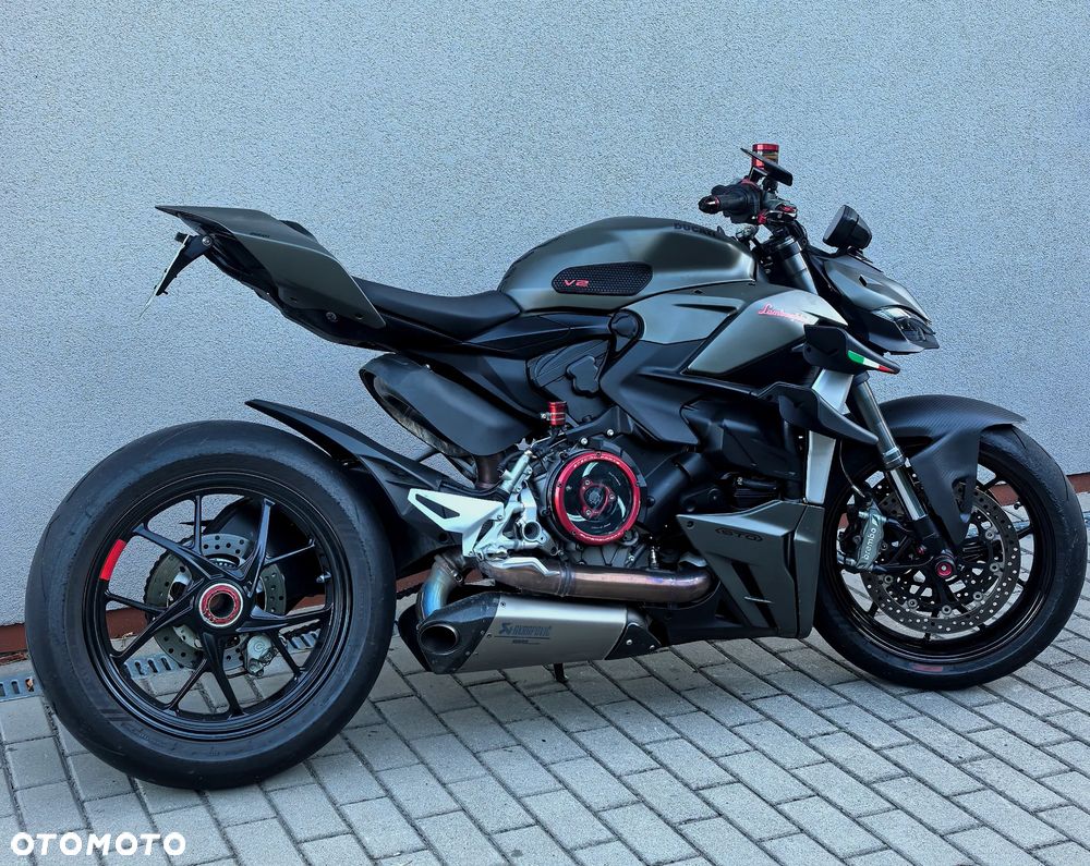 Ducati Streetfighter V2 - 3