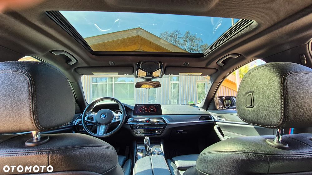 BMW Seria 5 530e iPerformance M Sport sport - 25