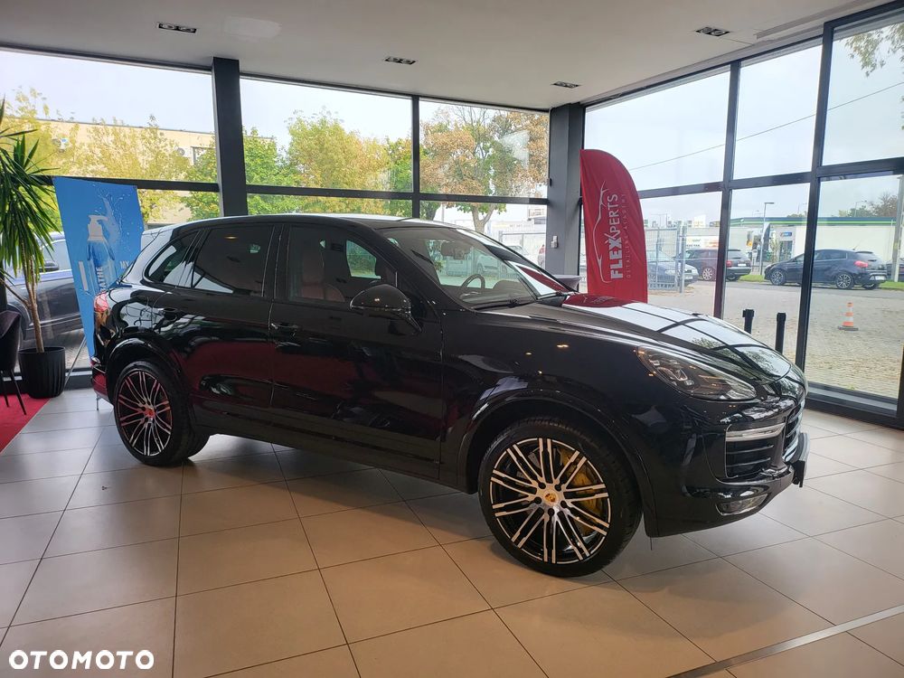 Porsche Cayenne Turbo S Tiptronic S - 16