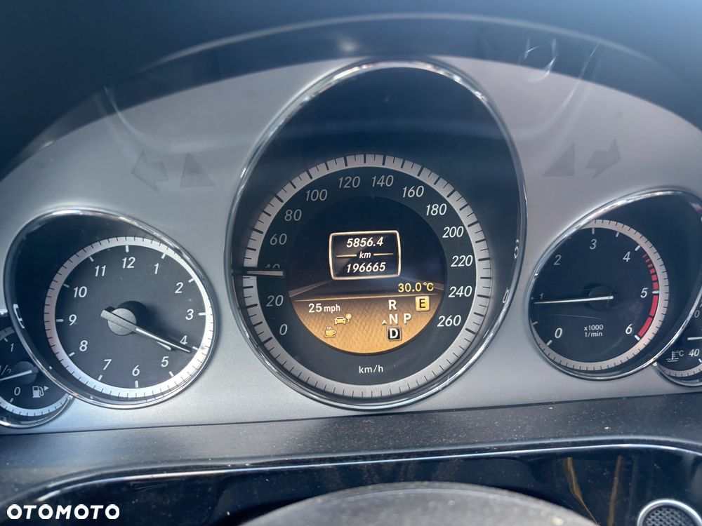 Mercedes-Benz Klasa E 220 CDI DPF BlueEFFICIENCY Automatik Avantgarde - 6