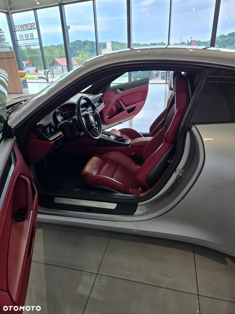 Porsche 911 Carrera 4S - 14