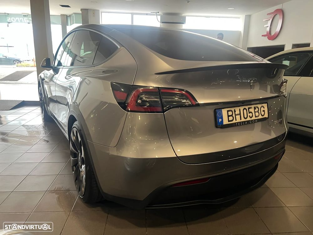 Tesla Model Y Performance Dual Motor AWD - 5