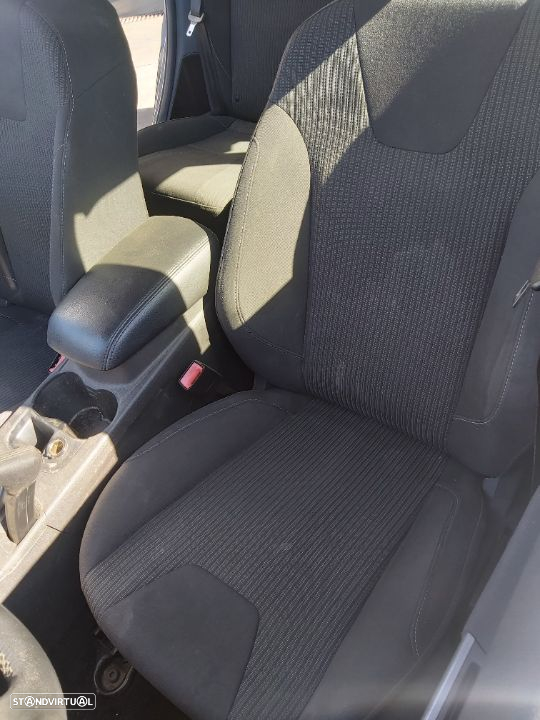 Ford Focus 1.6 tdci 2010 até 2015 ás peças - 6
