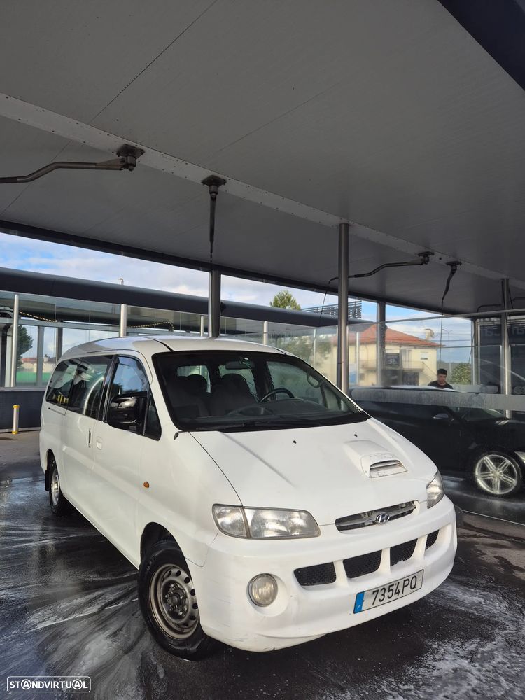 Hyundai H-1 Starex - 1