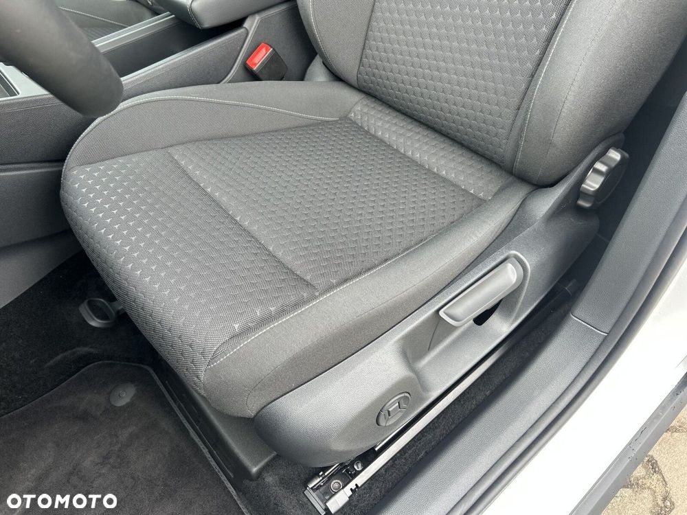 Volkswagen T-Roc 1.5 eTSI Life DSG - 37