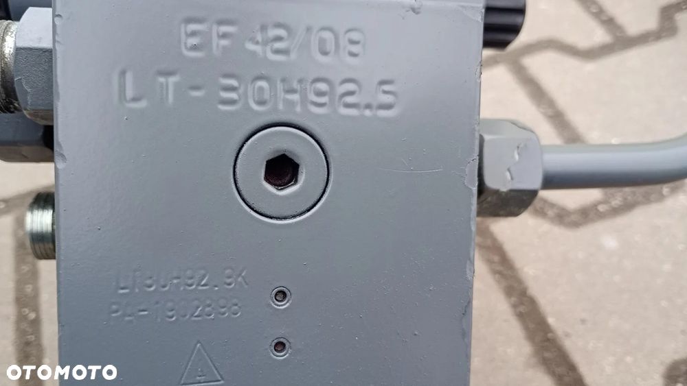 FV. ELEKTROZAWÓR ROZDZIELACZ HYDRAULICZNY LT-30H92,5 ZOELLER Medium XL - 2