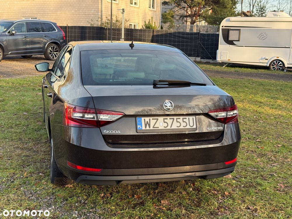 Skoda Superb 2.0 TDI L&K DSG - 5