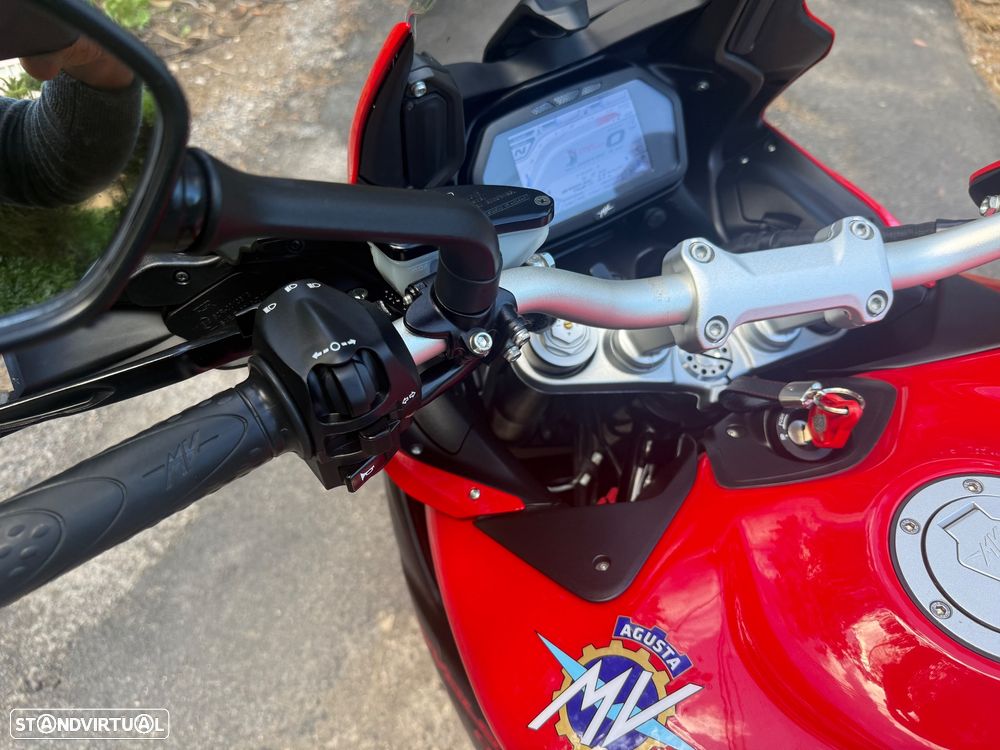 MV Agusta Turismo Veloce Rosso Aniversário 75 - 17