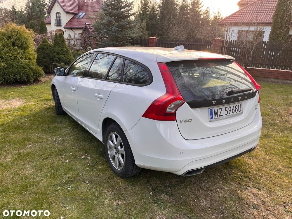 Volvo V60 D4 AWD Geartronic Summum - 6