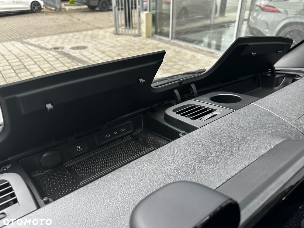 Mercedes-Benz Sprinter - 22