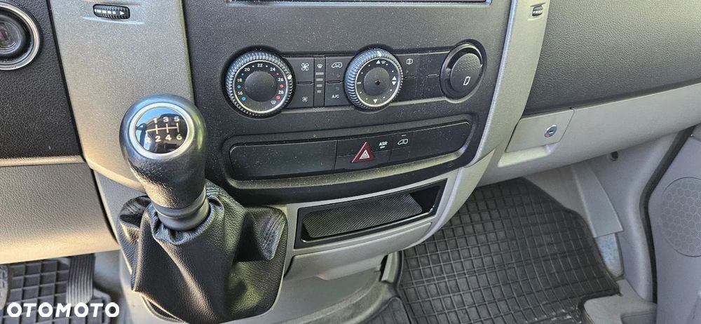 Mercedes-Benz SPRINTER - 17
