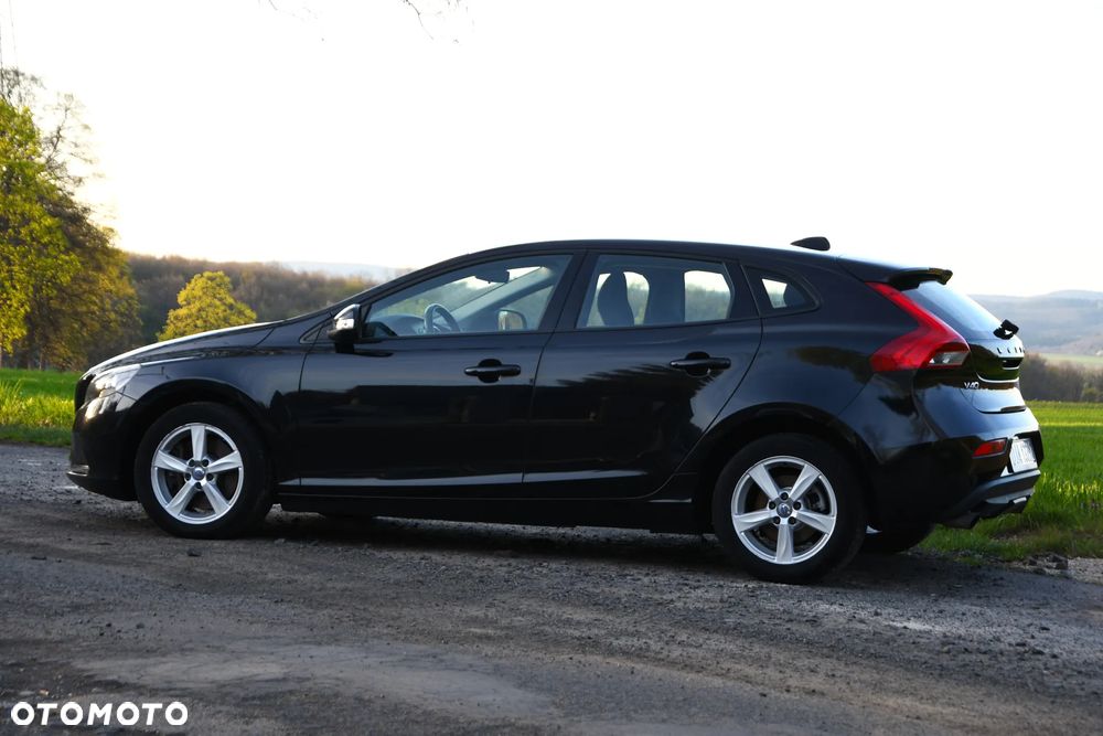 Volvo V40 D4 Momentum - 4