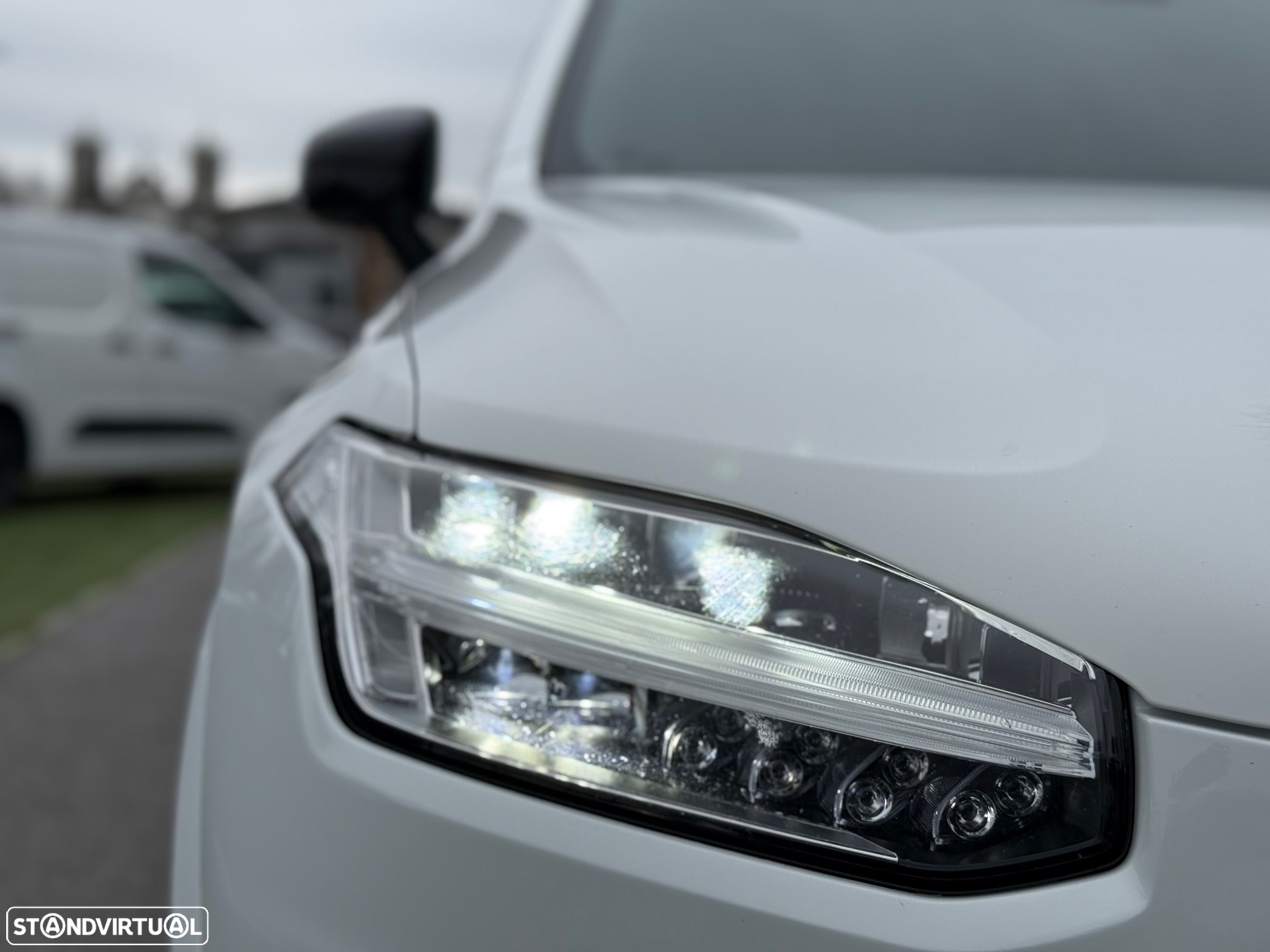 Volvo XC 90 2.0 B5 R-Design AWD - 53