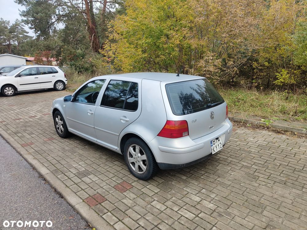 Volkswagen Golf - 6