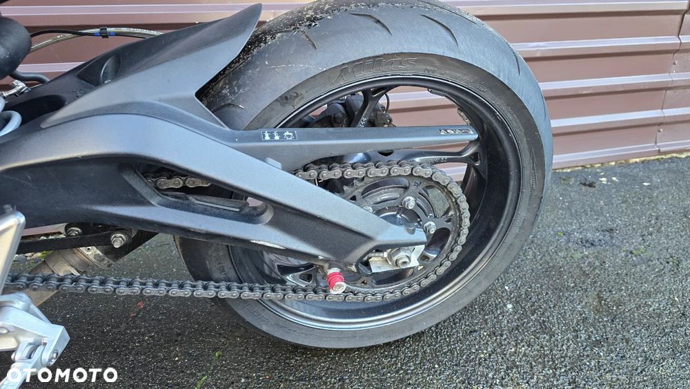 Triumph Street Triple - 15