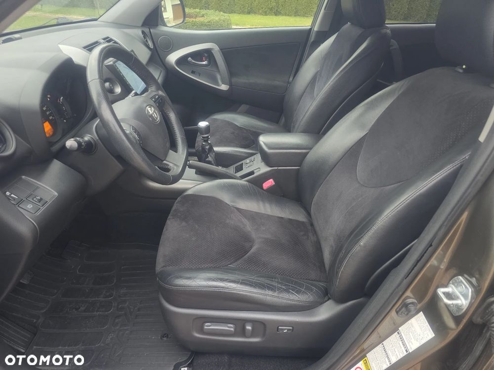 Toyota RAV4 2.0 VVT-i Premium - 10