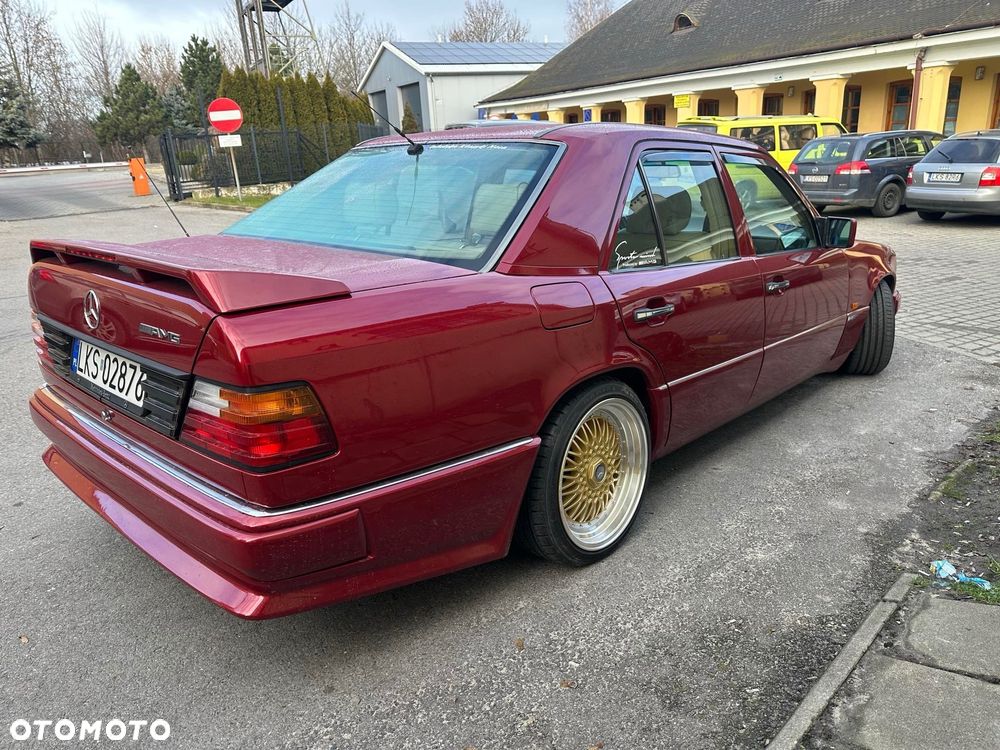 Mercedes-Benz Klasa E 300T E-24 - 3