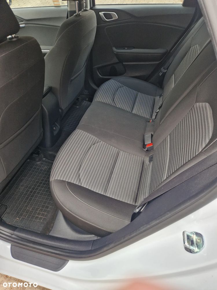 Kia Ceed 1.5 T-GDI M - 36