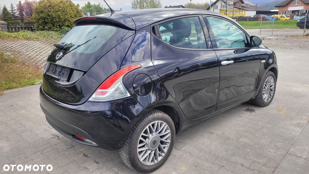 Lancia Ypsilon Y 1.2 8v Platinum - 4