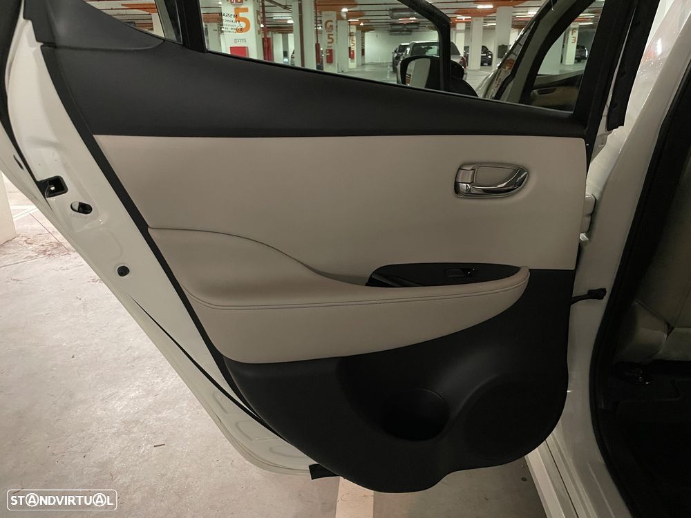 Nissan Leaf Tekna Two Tone+ProPilot Park - 11