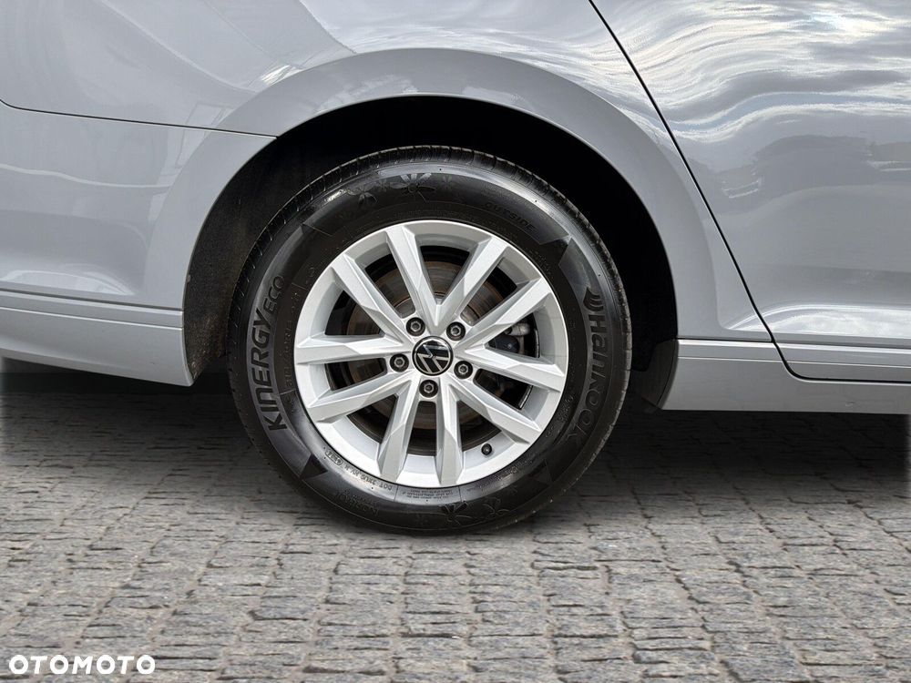 Volkswagen Passat - 19