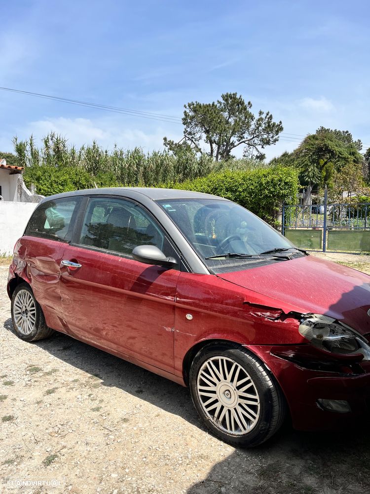 Lancia Ypsilon 1.2 Argento 4 - 3