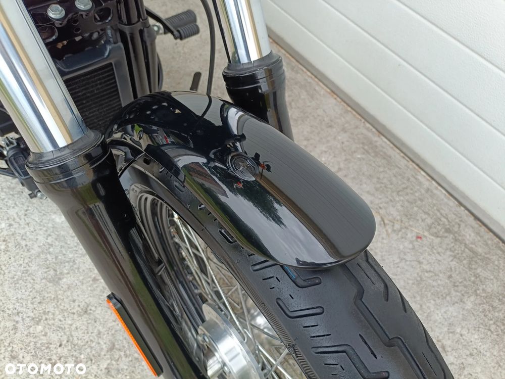 Harley-Davidson Softail Street Bob - 14