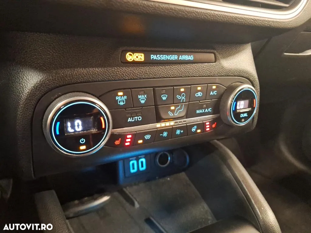 Ford Focus 1.0 EcoBoost MHEV Titanium - 4