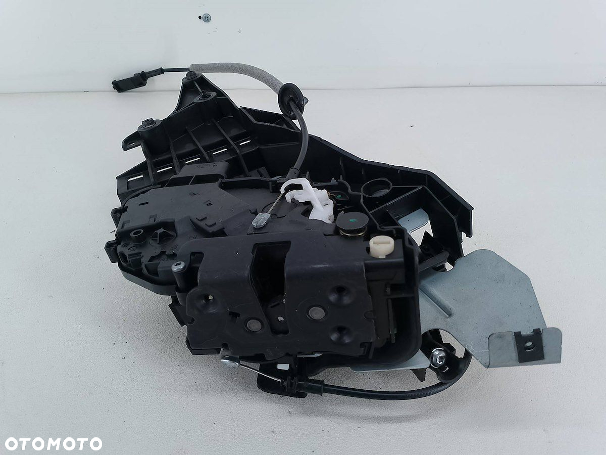 ZAMEK DRZWI PRAWY TYŁ VOLVO S80 II ( 07-13 ) 30661075  986922-105 - 5
