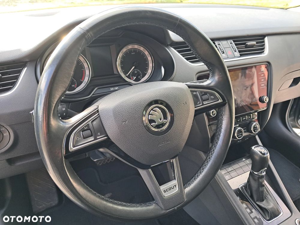 Skoda Octavia Combi 2.0 TDI 4x4 DSG Scout - 14