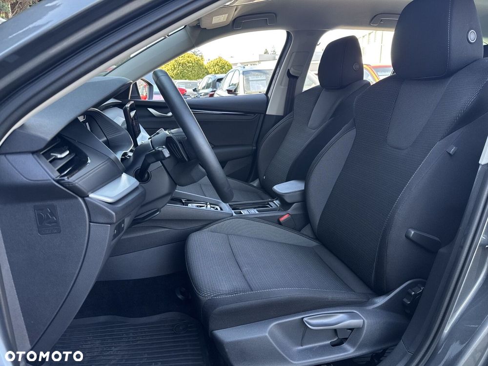 Skoda Octavia 1.5 TSI mHEV Selection DSG - 9
