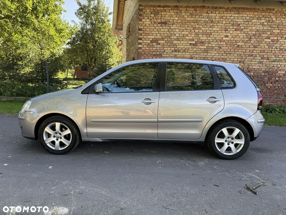 Volkswagen Polo 1.4 16V Comfortline - 23