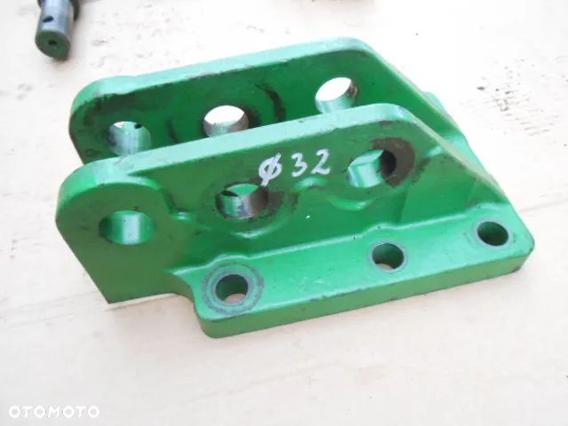Podstawa uchwyt łącznika centralnego fi32mm John Deere 7800 - 3
