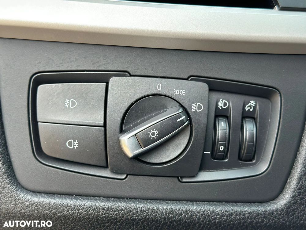 BMW Seria 3 318d Luxury Line - 24