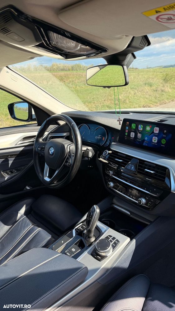 BMW Seria 5 520d AT - 9