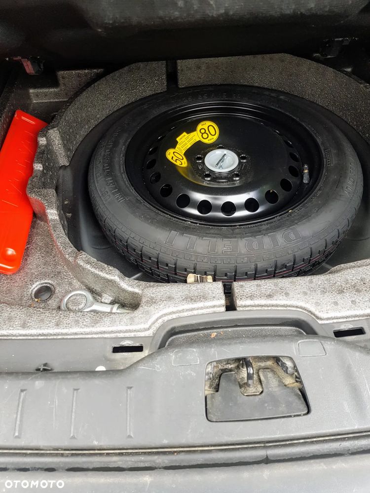 Volvo V50 1.8 Momentum - 11