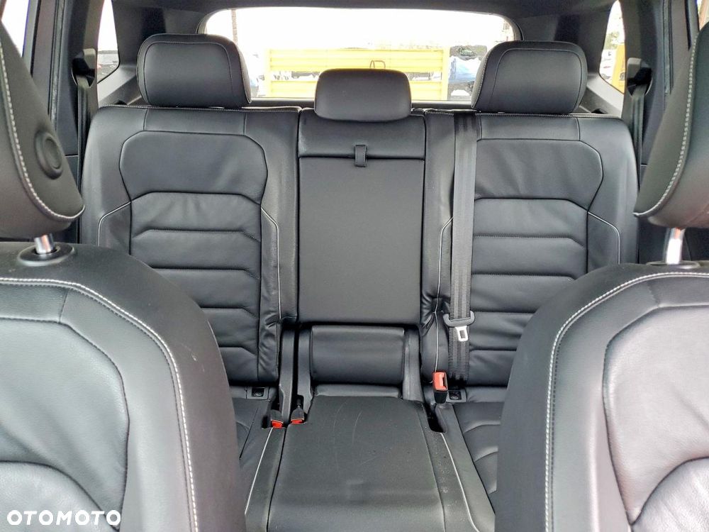 Volkswagen Tiguan - 10