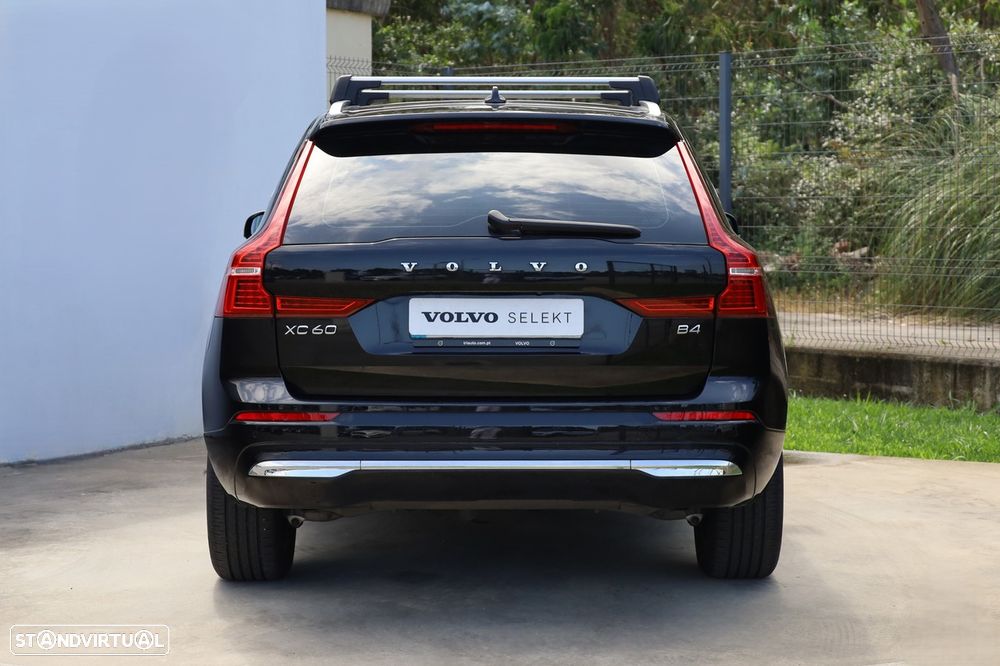 Volvo XC 60 2.0 B4 Plus Bright — fotografia 3