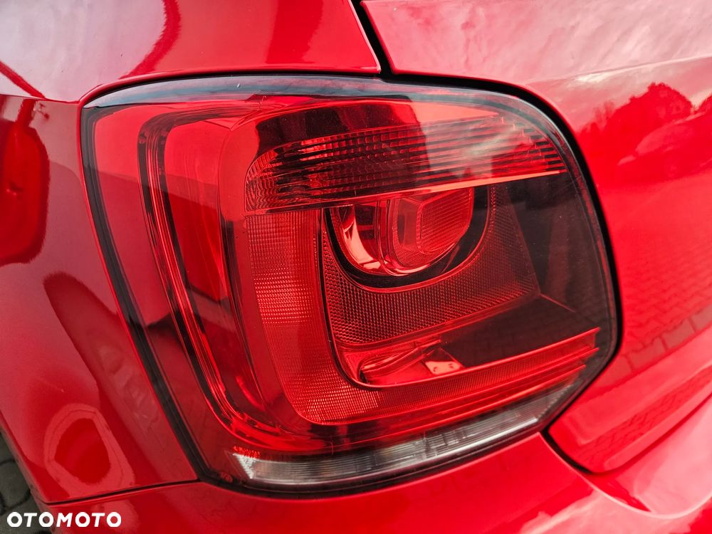 VW Polo lampa tył tylna prawa lewa   6R 12r - 6