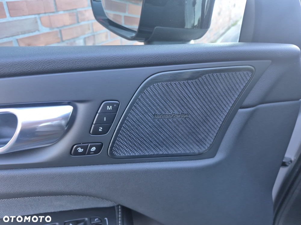 Volvo XC 60 B4 D Geartronic RDesign - 32