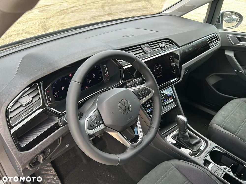 Volkswagen Touran - 6