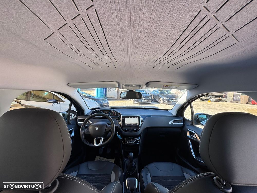 Peugeot 2008 1.2 PureTech Allure - 27