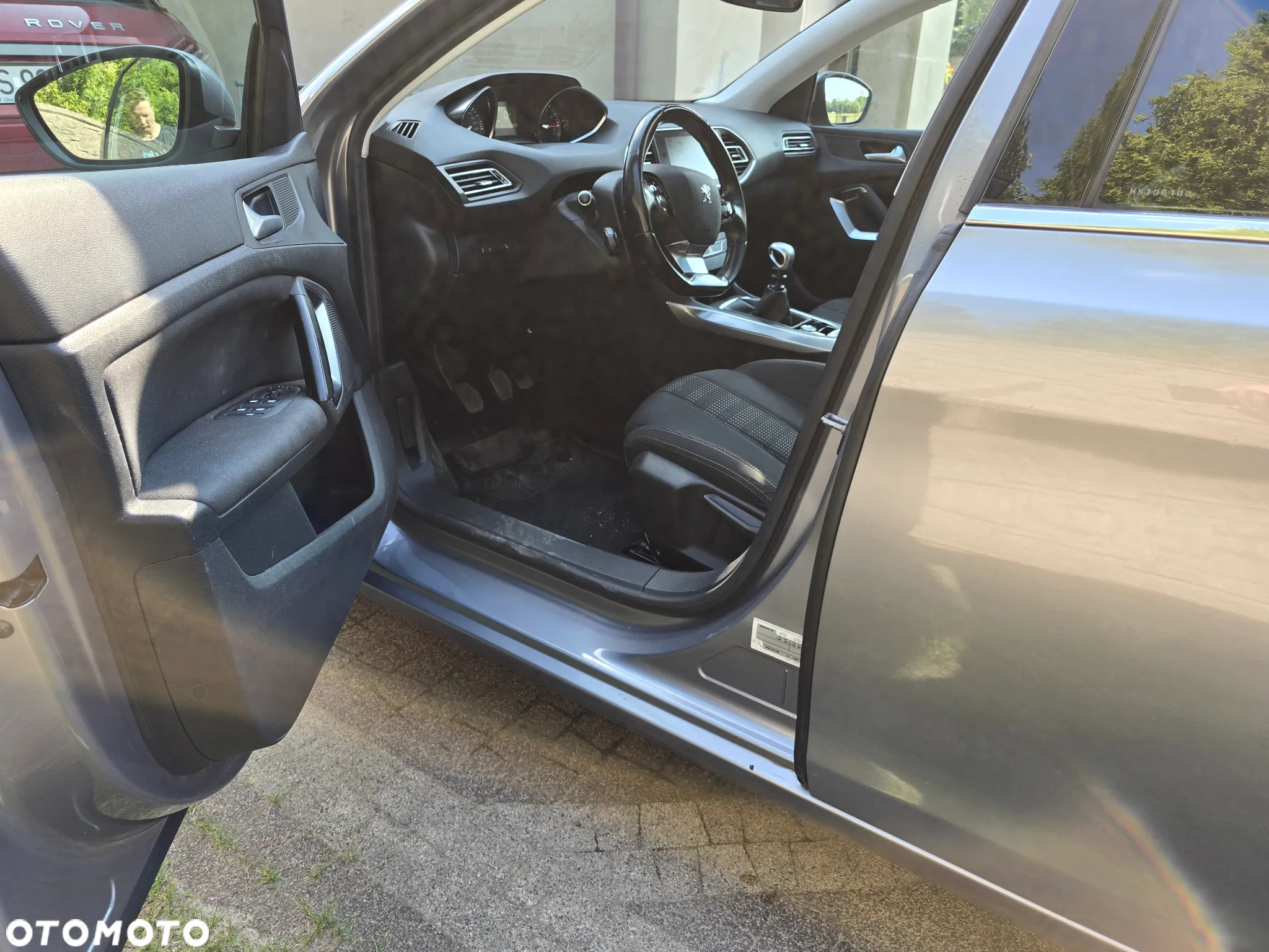 Peugeot 308 1.2 PureTech Allure S&S - 32