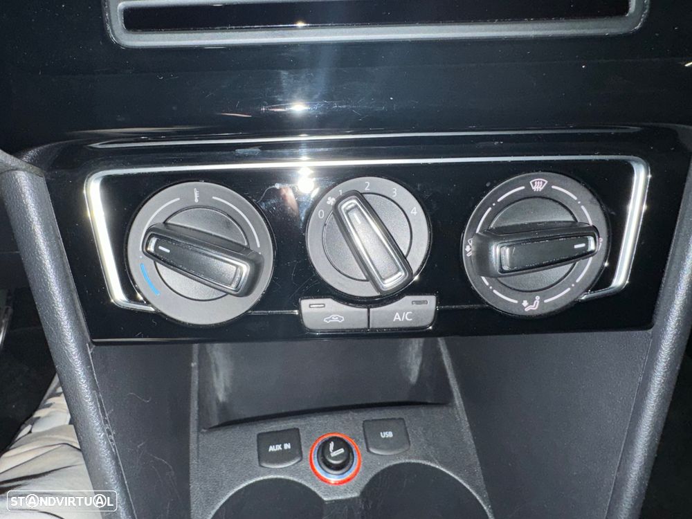 VW Polo 1.0 Confortline Nav - 24