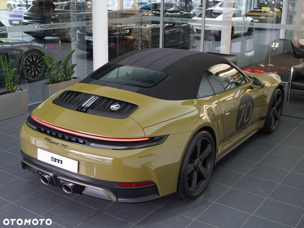 Porsche 911 Carrera T-Hybrid Spirit 70 - 17