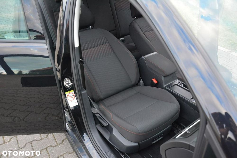 Volkswagen Golf 1.5 TSI ACT DSG Sound - 17