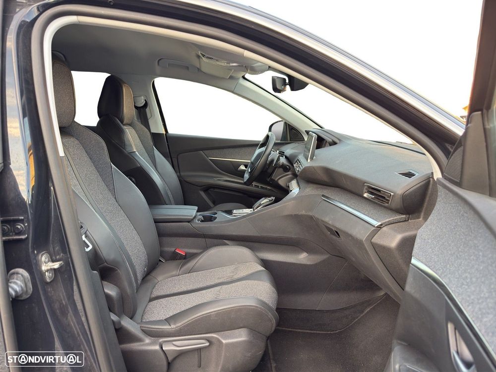 Peugeot 3008 Plug-In Hybrid 225 e-EAT8 Allure Pack - 14
